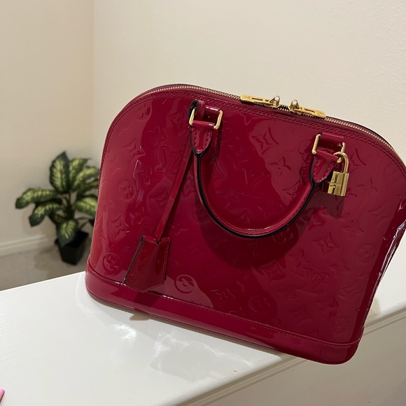 Monogram Vernis Alma PM Hand Bag - Picture 2 of 6